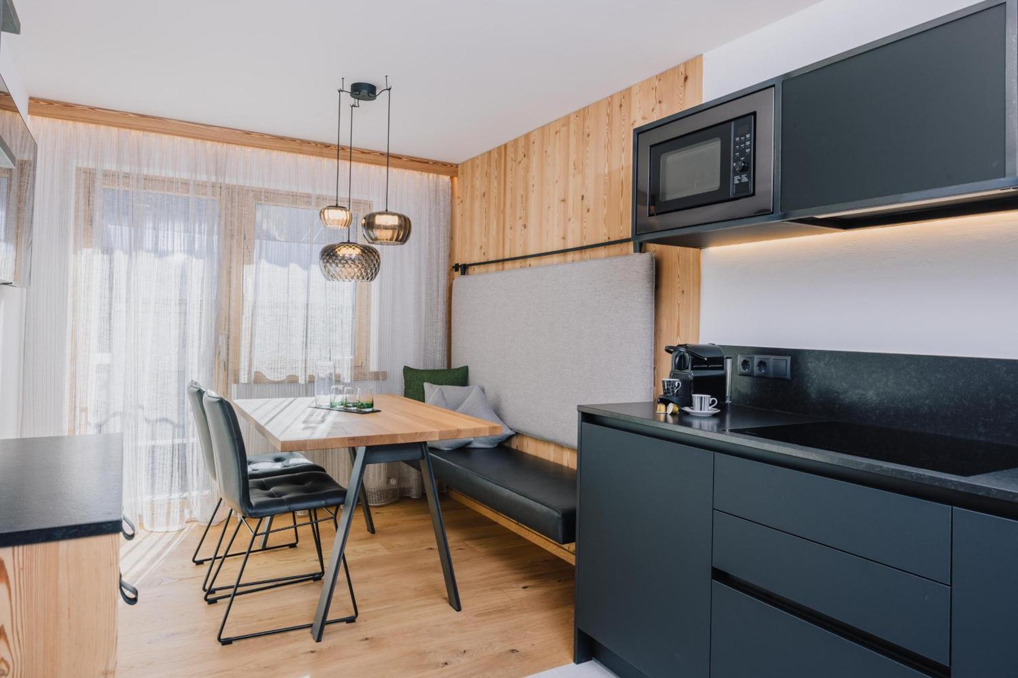 Alpinlounge Raetia Appartements อิสชเกิล ภายนอก รูปภาพ
